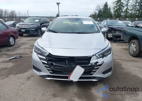 2025 Nissan Versa 1.6 Sv z USA, uszkodzony, nr VIN 3N1CN8EV7SL842070